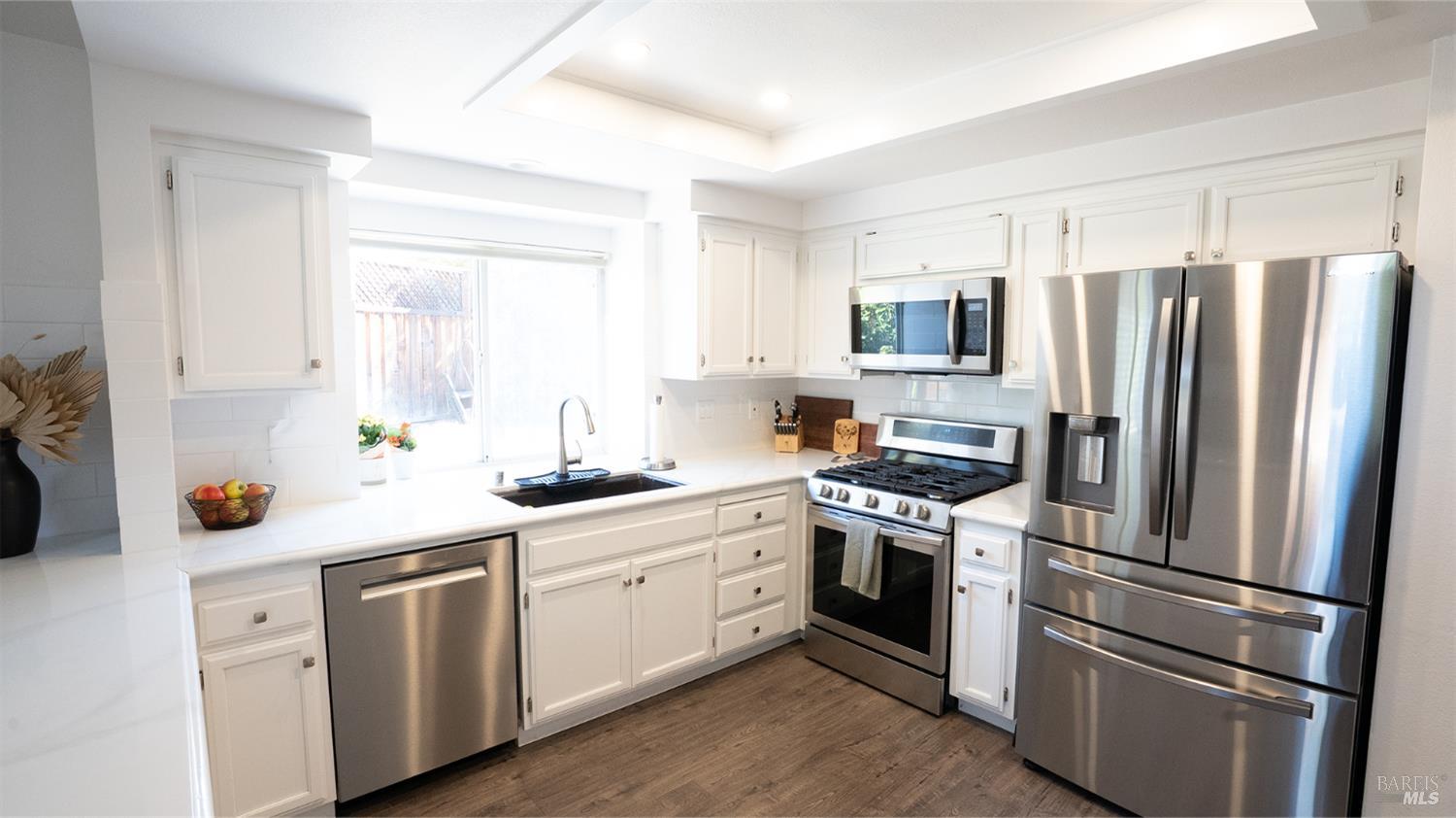 Detail Gallery Image 10 of 28 For 284 Flametree Cir, Windsor,  CA 95492 - 3 Beds | 2 Baths