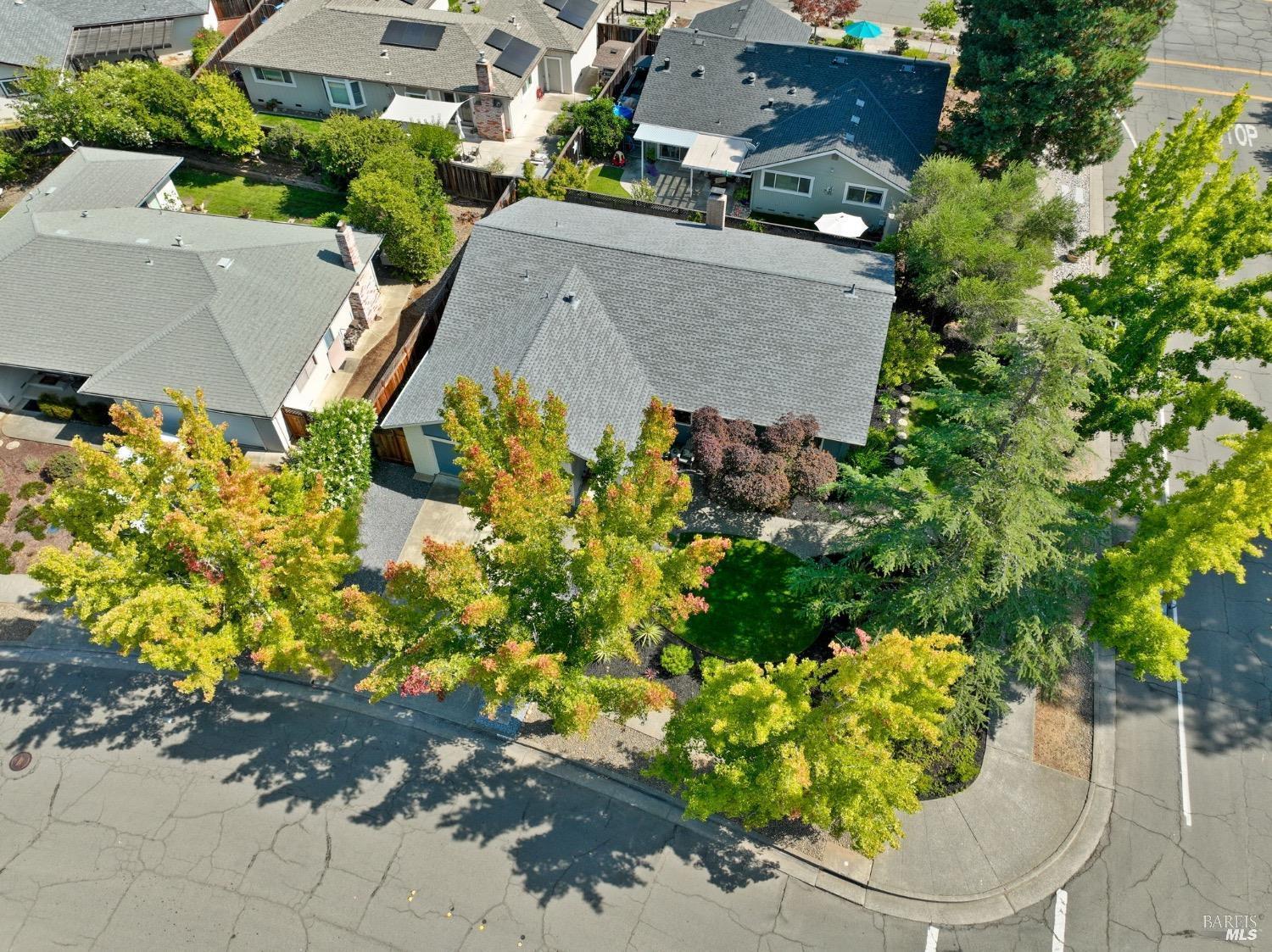 Detail Gallery Image 29 of 30 For 3502 Sleepy Hollow Ct, Santa Rosa,  CA 95404 - 3 Beds | 2 Baths