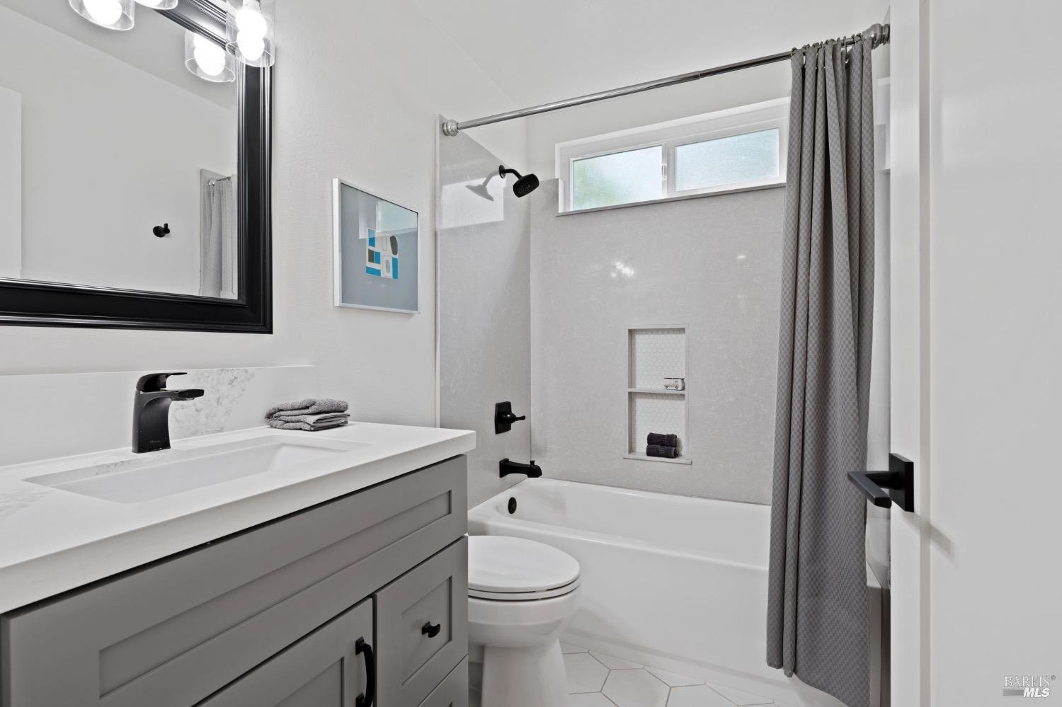 Detail Gallery Image 18 of 30 For 3502 Sleepy Hollow Ct, Santa Rosa,  CA 95404 - 3 Beds | 2 Baths