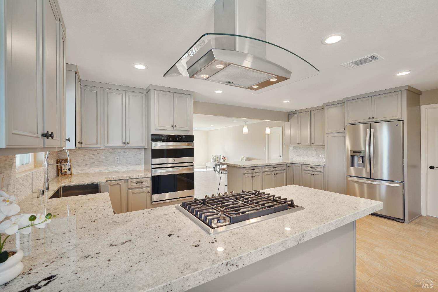 Detail Gallery Image 9 of 64 For 7208 Browns Valley Rd, Vacaville,  CA 95688 - 4 Beds | 3/1 Baths