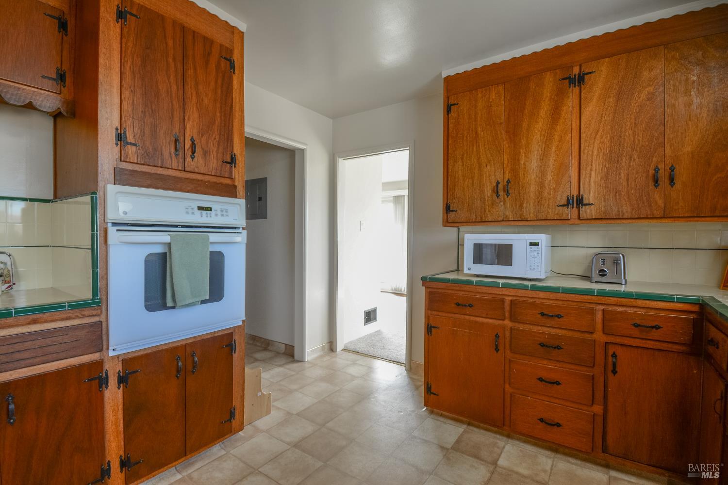 Detail Gallery Image 13 of 87 For 125 Acacia Way, Vallejo,  CA 94591 - 5 Beds | 2 Baths