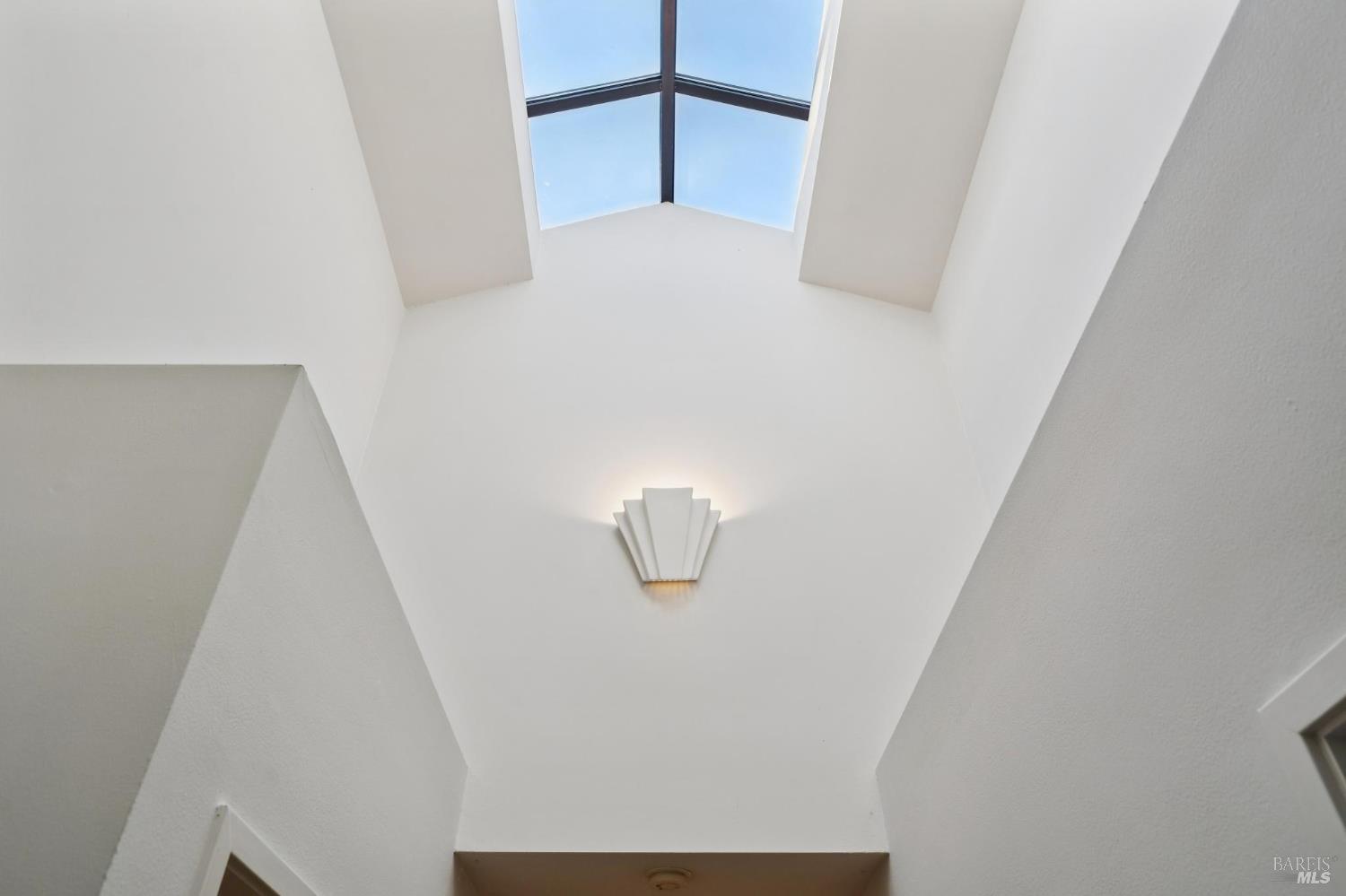 Detail Gallery Image 45 of 65 For 492 Fairway Dr, Novato,  CA 94949 - 3 Beds | 2/1 Baths