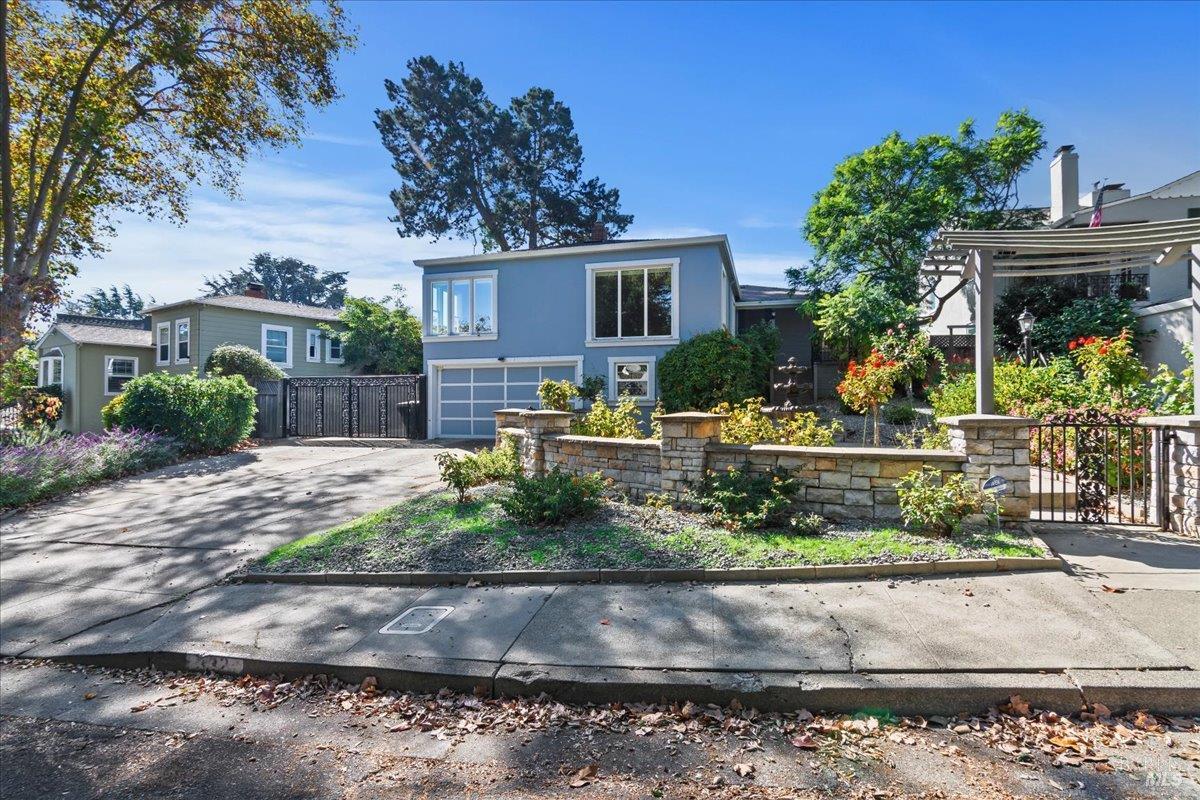 Detail Gallery Image 4 of 56 For 332 El Camino Real Unkn, Vallejo,  CA 94590 - 3 Beds | 2/1 Baths