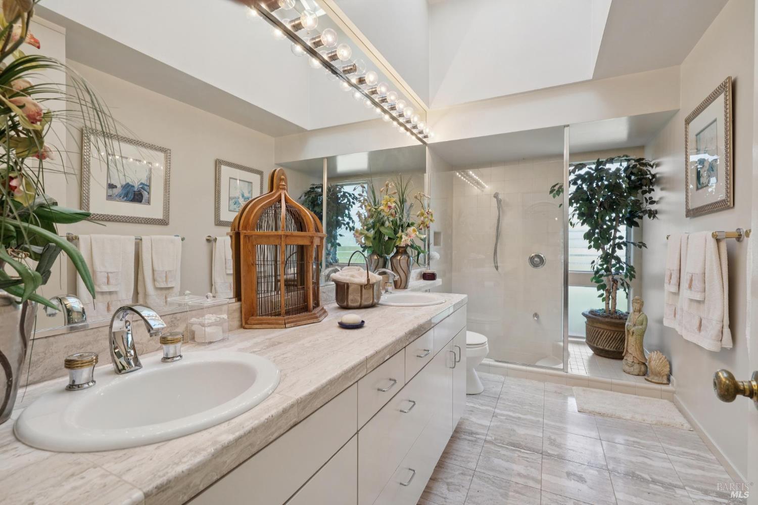 Detail Gallery Image 21 of 65 For 492 Fairway Dr, Novato,  CA 94949 - 3 Beds | 2/1 Baths