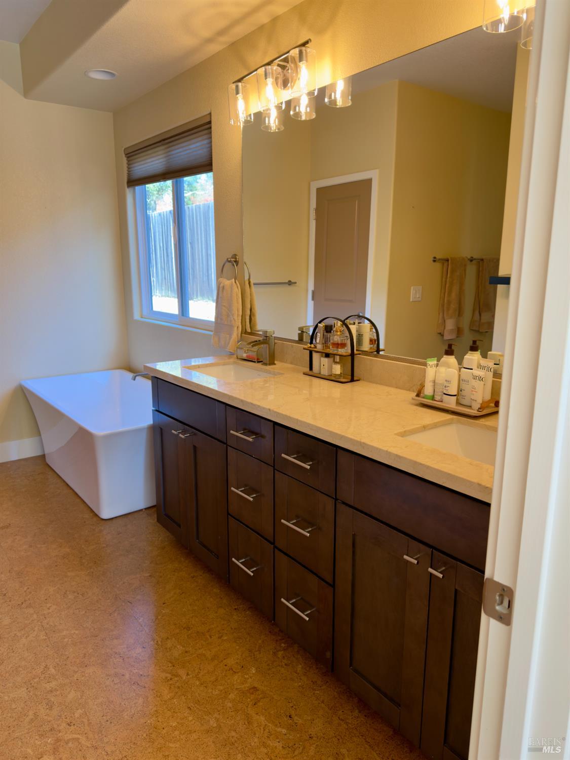 Detail Gallery Image 28 of 39 For 5240 Ne Hoyal Dr, Santa Rosa,  CA 95409 - 3 Beds | 2/1 Baths