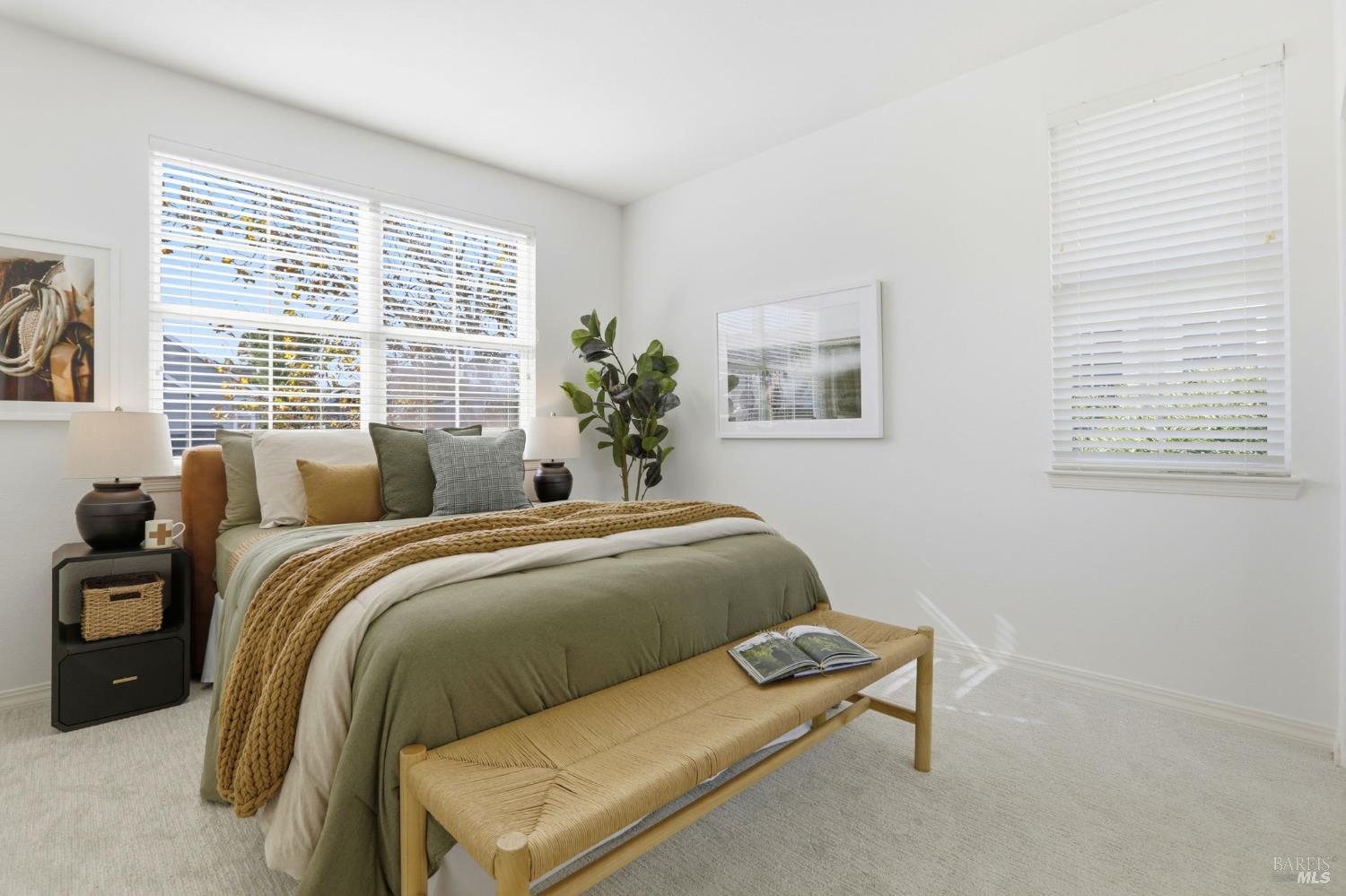 Detail Gallery Image 28 of 56 For 13 Waterside Cir, San Rafael,  CA 94903 - 3 Beds | 2/1 Baths