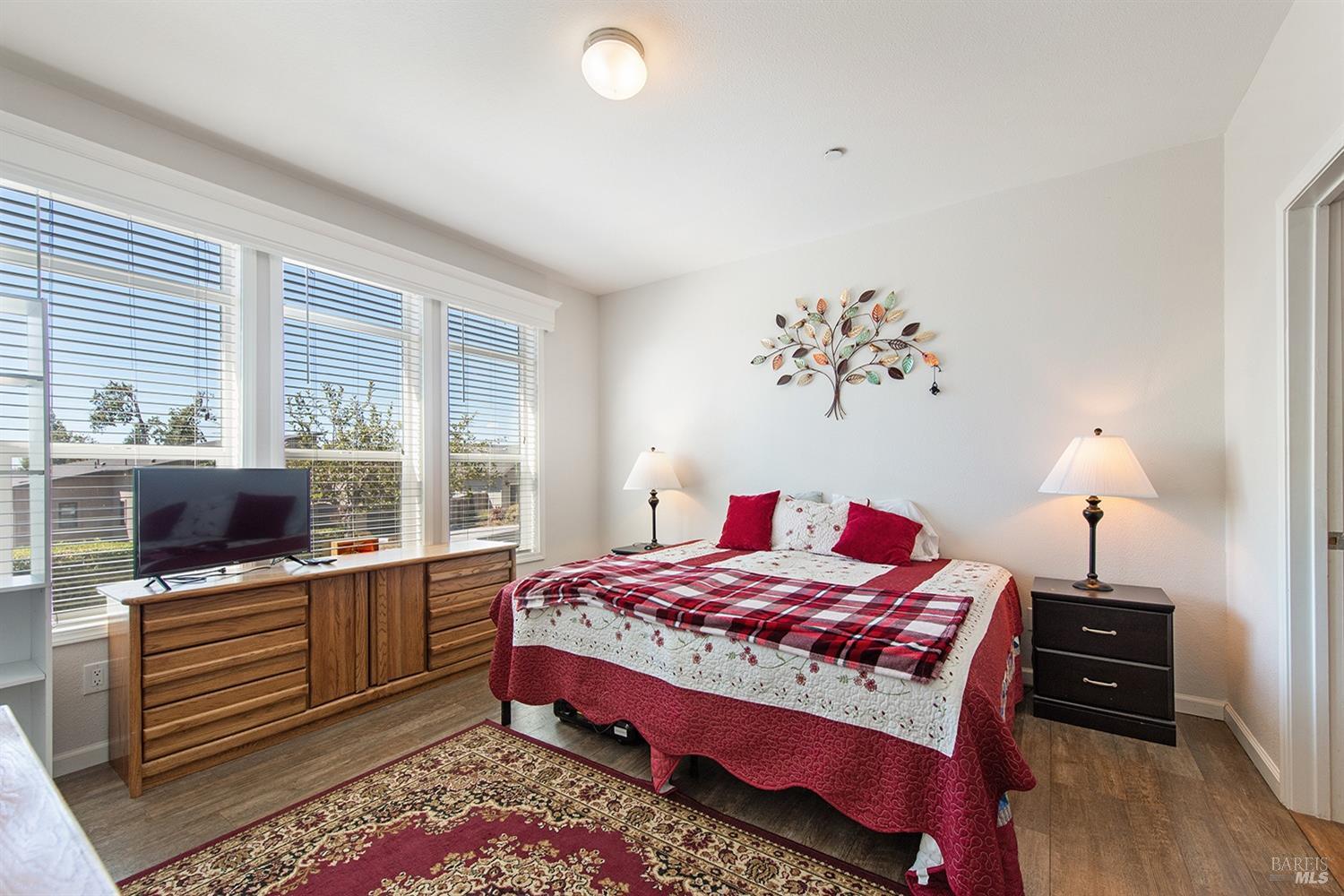 Detail Gallery Image 9 of 21 For 5026 Carriage Ln, Santa Rosa,  CA 95403 - 4 Beds | 3 Baths