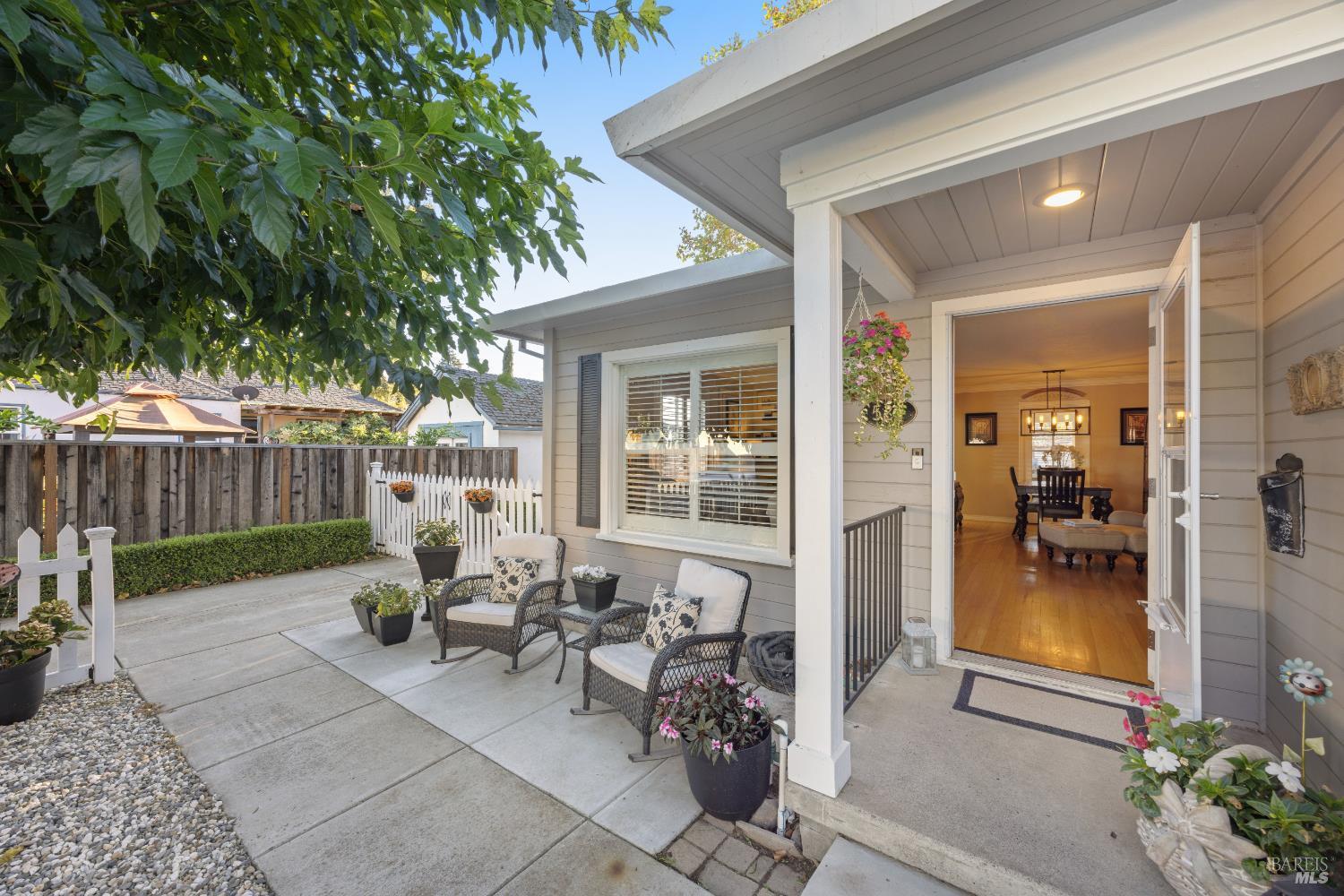 Detail Gallery Image 3 of 53 For 529 Macklyn Ave, Santa Rosa,  CA 95405 - 2 Beds | 1 Baths