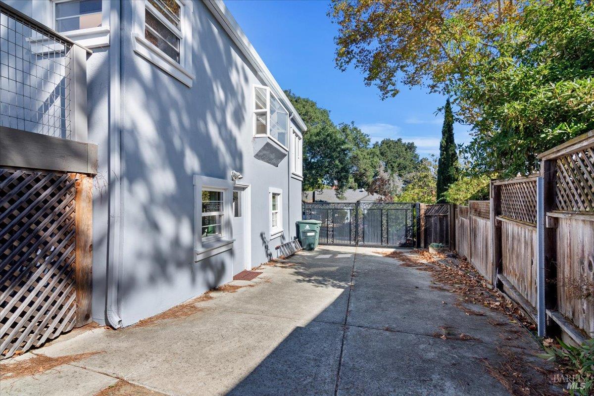 Detail Gallery Image 33 of 56 For 332 El Camino Real Unkn, Vallejo,  CA 94590 - 3 Beds | 2/1 Baths