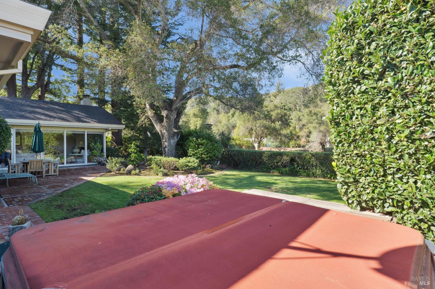 Detail Gallery Image 30 of 65 For 492 Fairway Dr, Novato,  CA 94949 - 3 Beds | 2/1 Baths