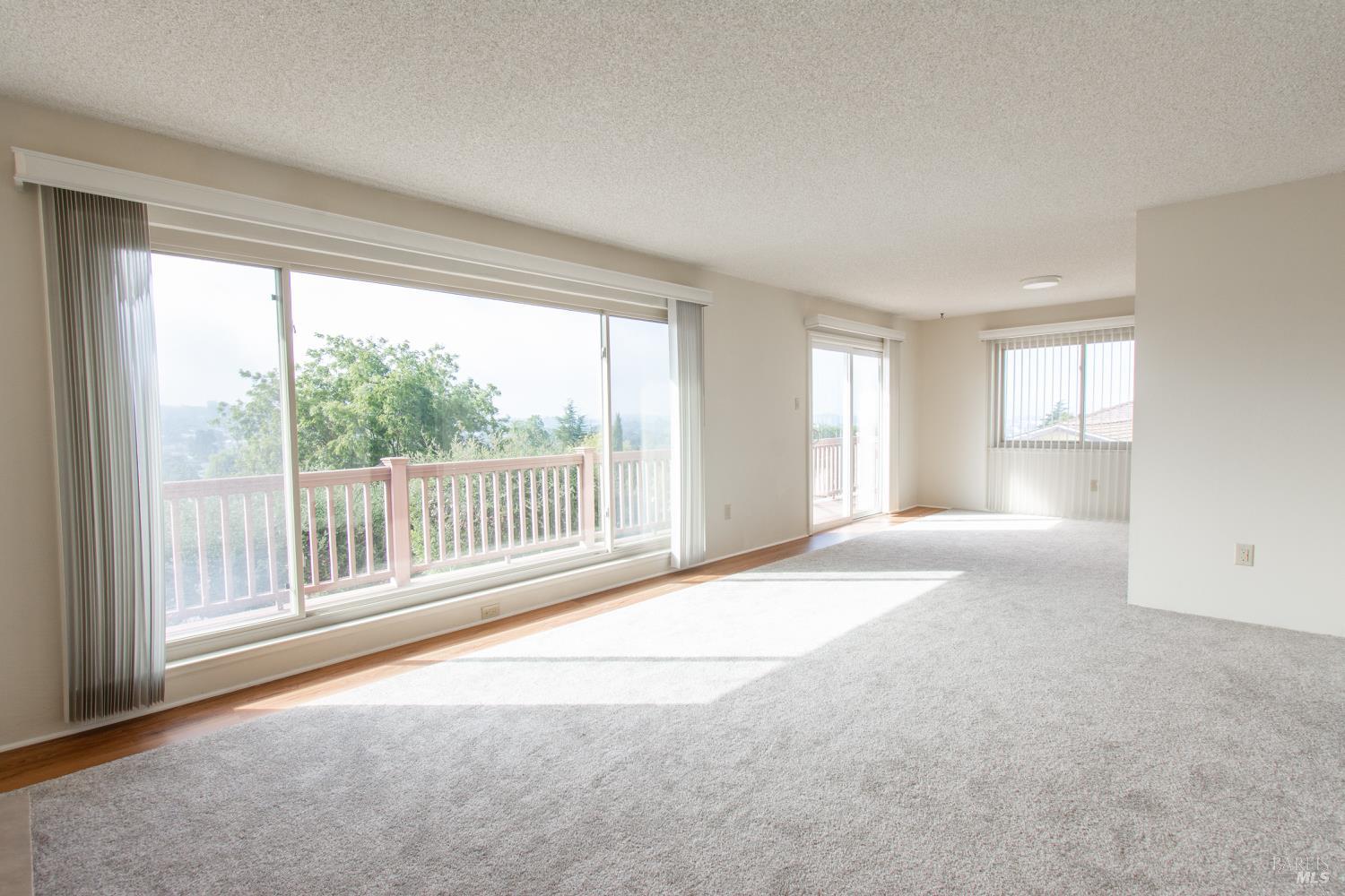 Detail Gallery Image 14 of 87 For 125 Acacia Way, Vallejo,  CA 94591 - 5 Beds | 2 Baths