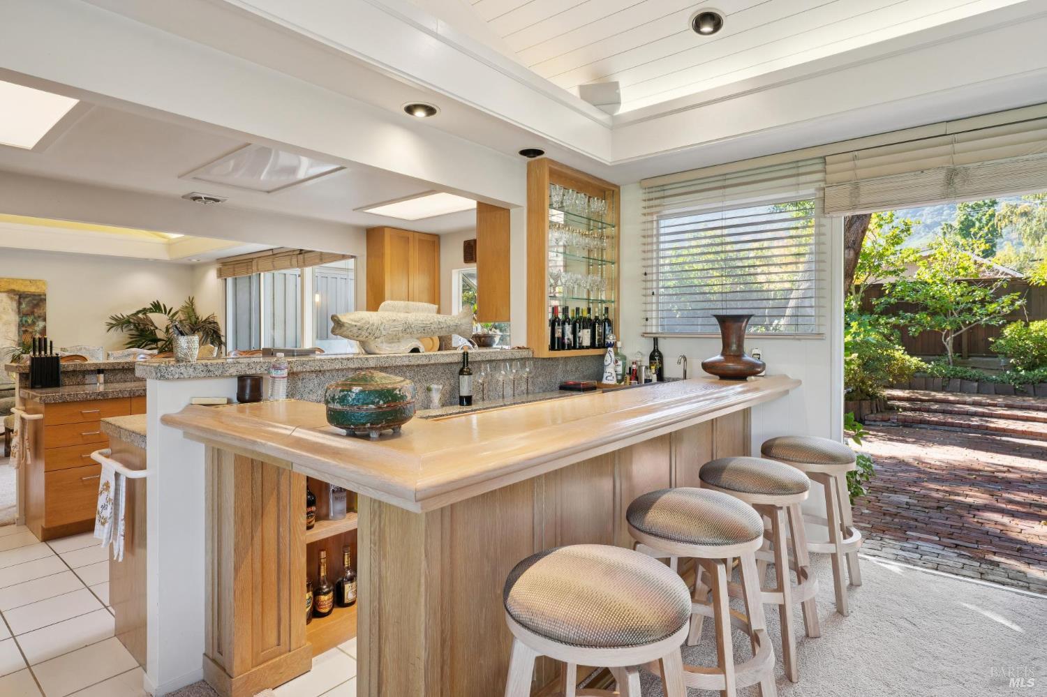 Detail Gallery Image 28 of 65 For 492 Fairway Dr, Novato,  CA 94949 - 3 Beds | 2/1 Baths