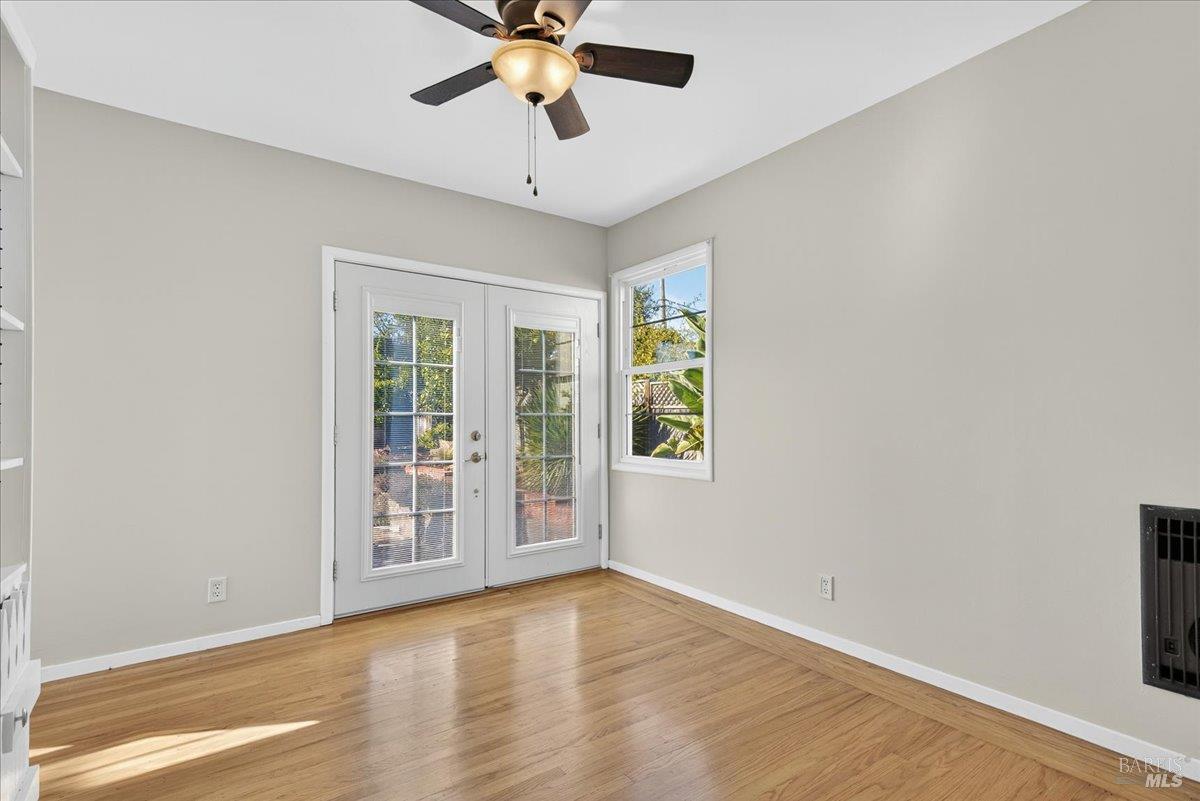 Detail Gallery Image 22 of 56 For 332 El Camino Real Unkn, Vallejo,  CA 94590 - 3 Beds | 2/1 Baths