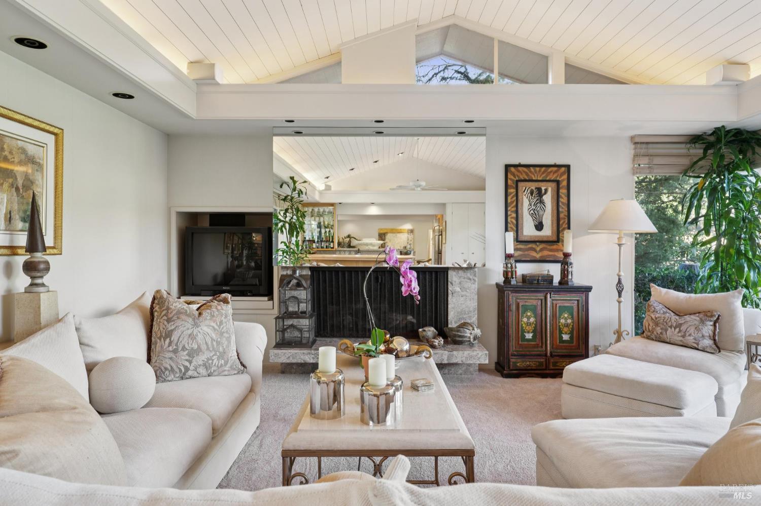 Detail Gallery Image 32 of 65 For 492 Fairway Dr, Novato,  CA 94949 - 3 Beds | 2/1 Baths