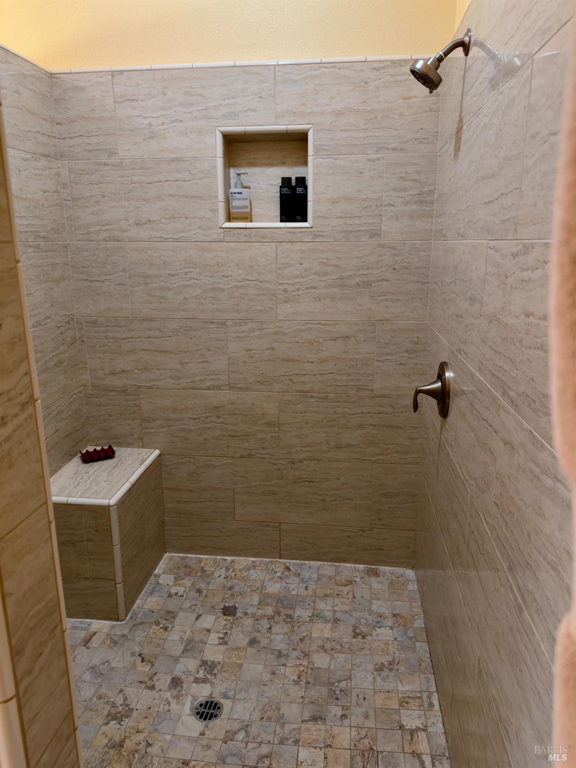 Detail Gallery Image 31 of 39 For 5240 Ne Hoyal Dr, Santa Rosa,  CA 95409 - 3 Beds | 2/1 Baths