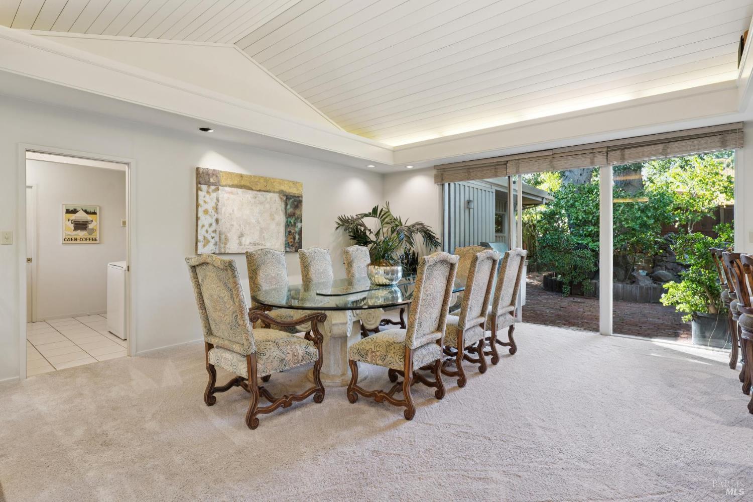 Detail Gallery Image 17 of 65 For 492 Fairway Dr, Novato,  CA 94949 - 3 Beds | 2/1 Baths