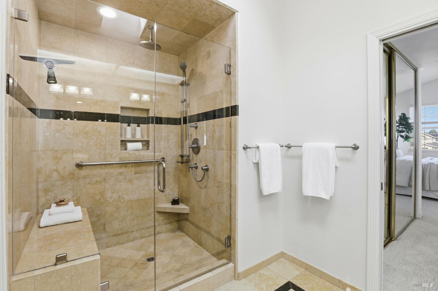 Detail Gallery Image 23 of 56 For 13 Waterside Cir, San Rafael,  CA 94903 - 3 Beds | 2/1 Baths