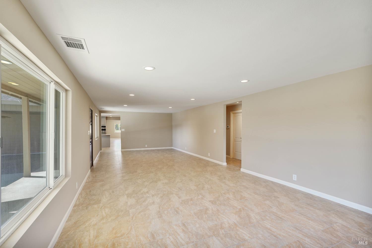 Detail Gallery Image 8 of 64 For 7208 Browns Valley Rd, Vacaville,  CA 95688 - 4 Beds | 3/1 Baths