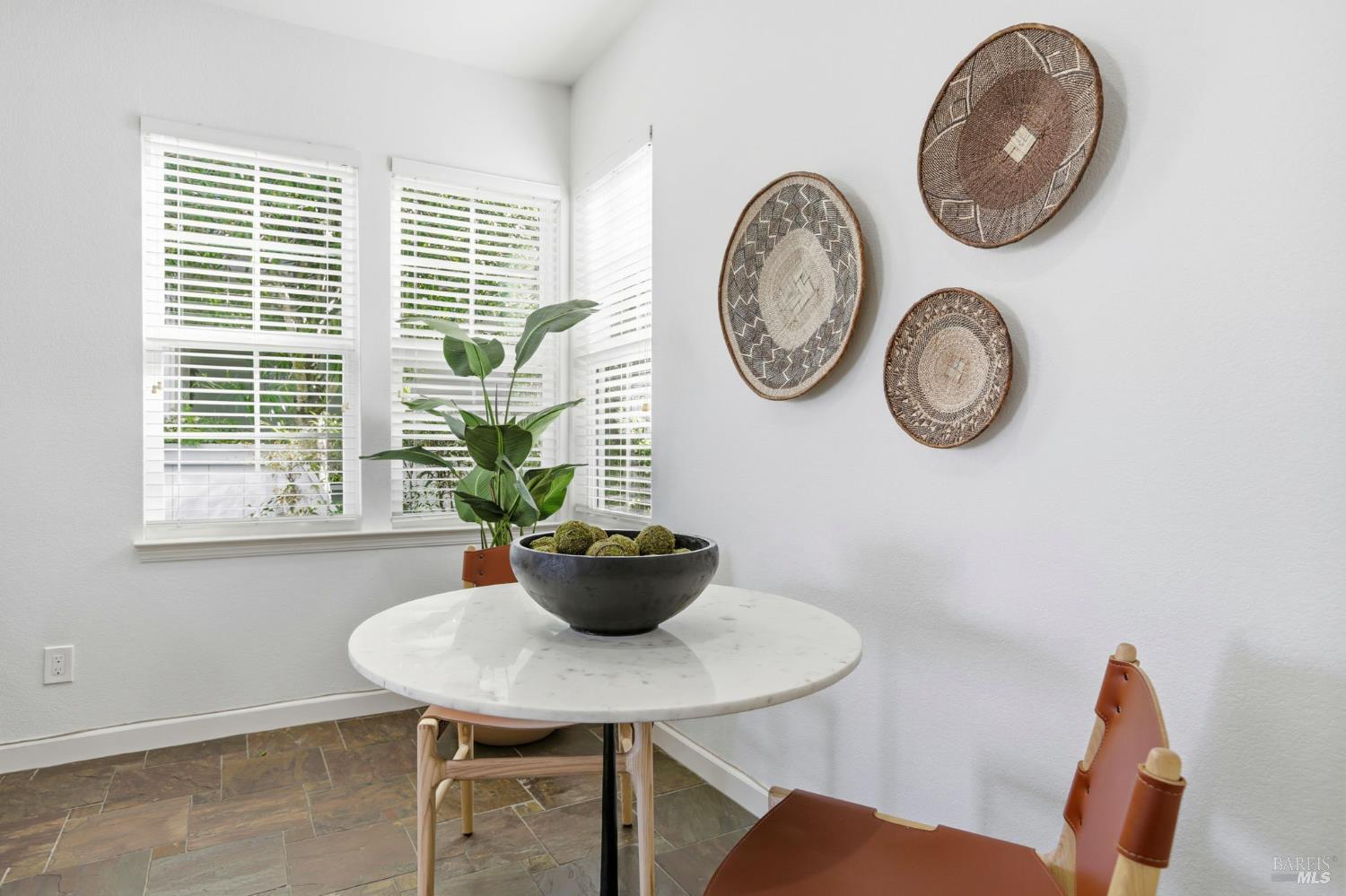 Detail Gallery Image 18 of 56 For 13 Waterside Cir, San Rafael,  CA 94903 - 3 Beds | 2/1 Baths