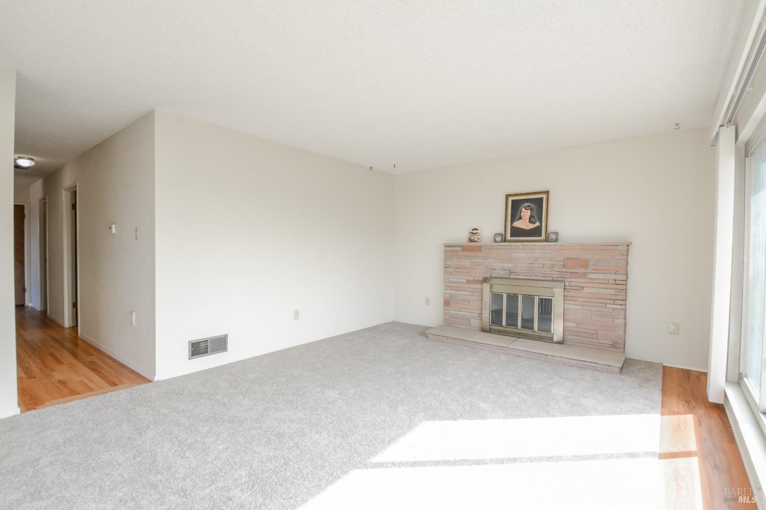 Detail Gallery Image 16 of 87 For 125 Acacia Way, Vallejo,  CA 94591 - 5 Beds | 2 Baths