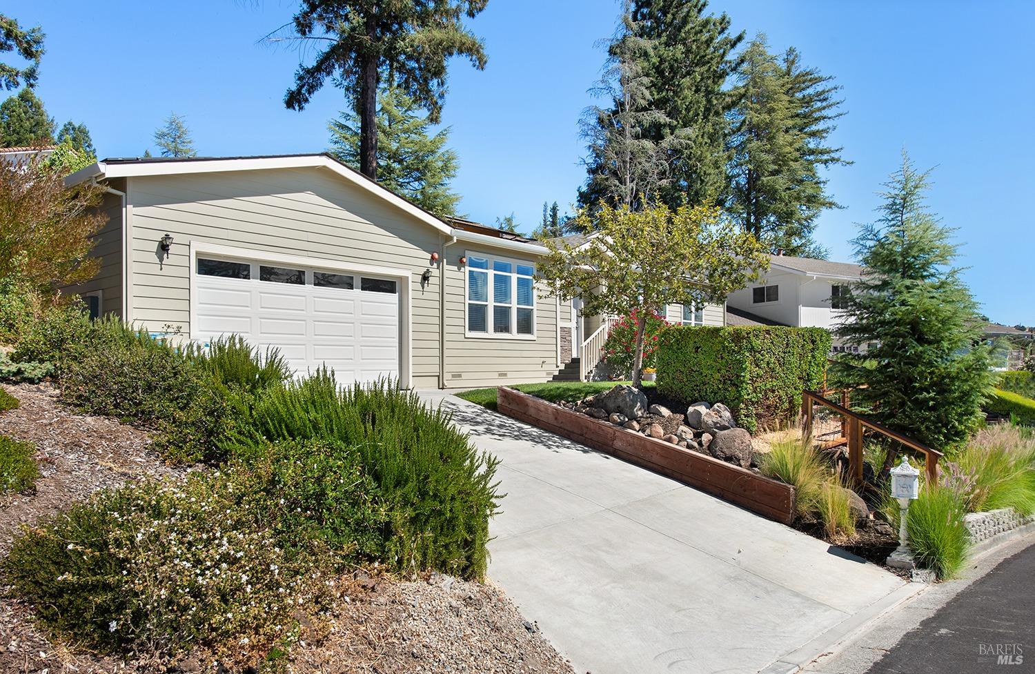 Detail Gallery Image 21 of 21 For 5026 Carriage Ln, Santa Rosa,  CA 95403 - 4 Beds | 3 Baths