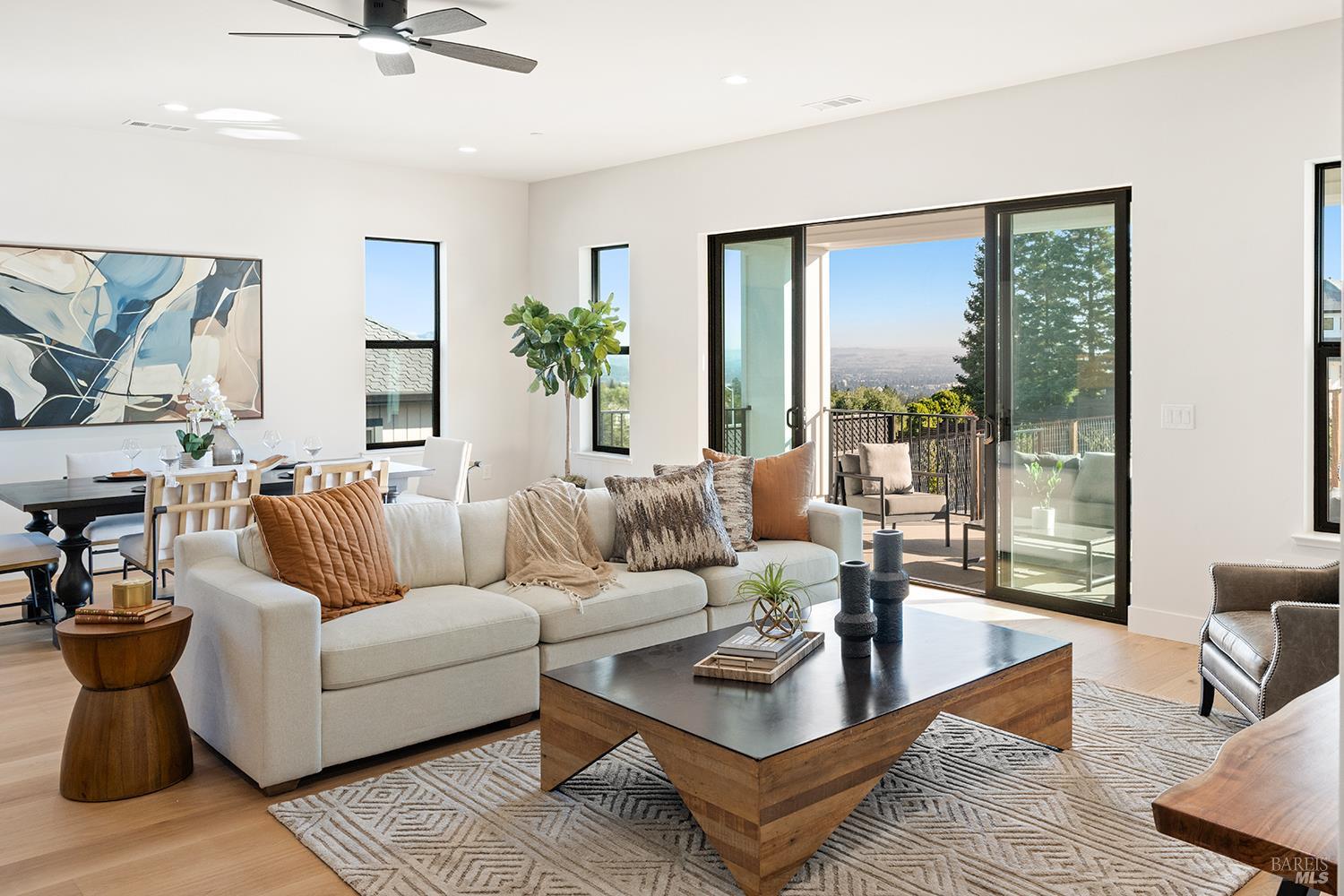 Detail Gallery Image 18 of 44 For 3763 Paxton Pl, Santa Rosa,  CA 95403 - 4 Beds | 4 Baths