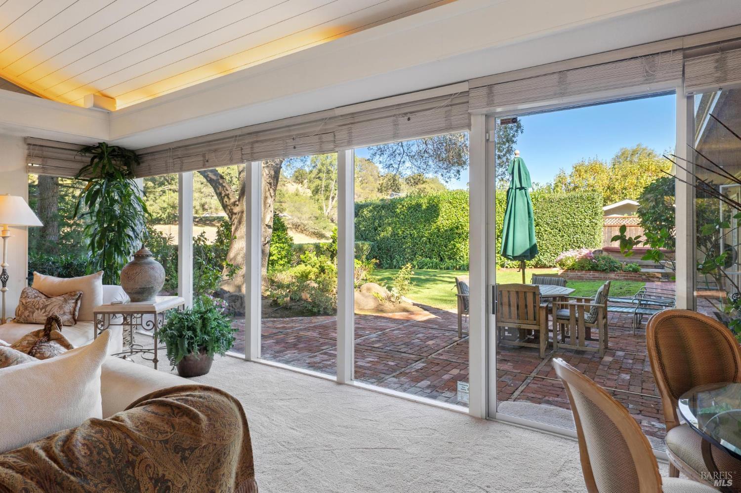 Detail Gallery Image 6 of 65 For 492 Fairway Dr, Novato,  CA 94949 - 3 Beds | 2/1 Baths