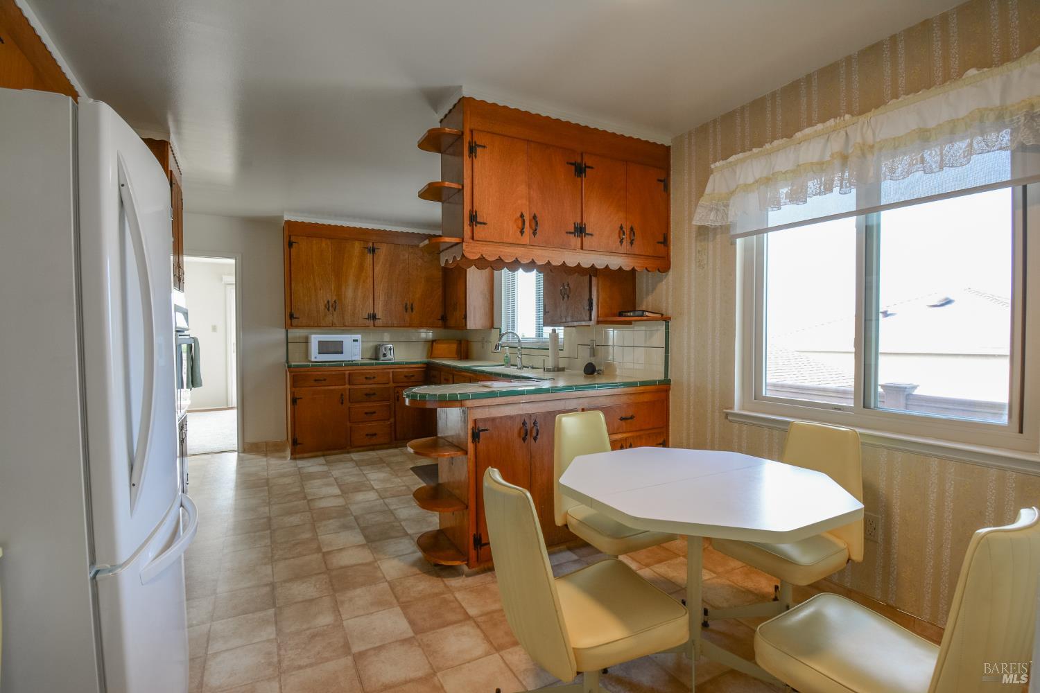 Detail Gallery Image 6 of 87 For 125 Acacia Way, Vallejo,  CA 94591 - 5 Beds | 2 Baths