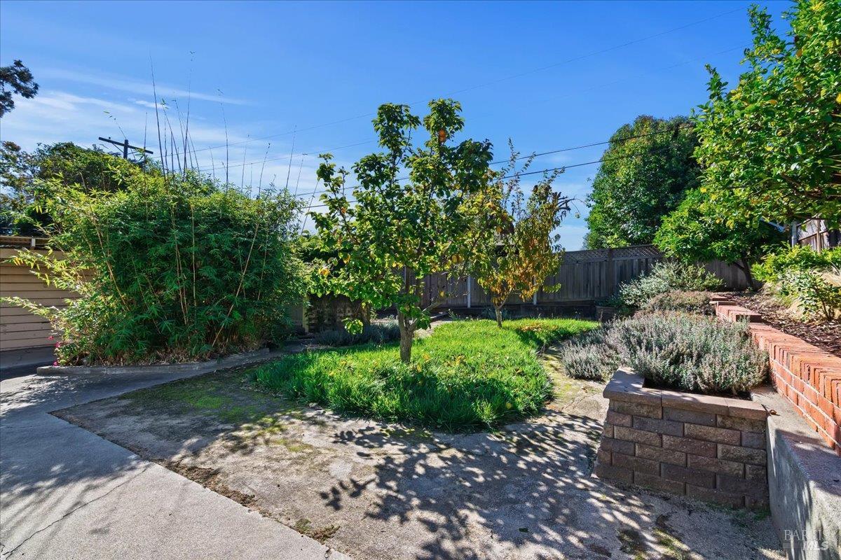 Detail Gallery Image 32 of 56 For 332 El Camino Real Unkn, Vallejo,  CA 94590 - 3 Beds | 2/1 Baths