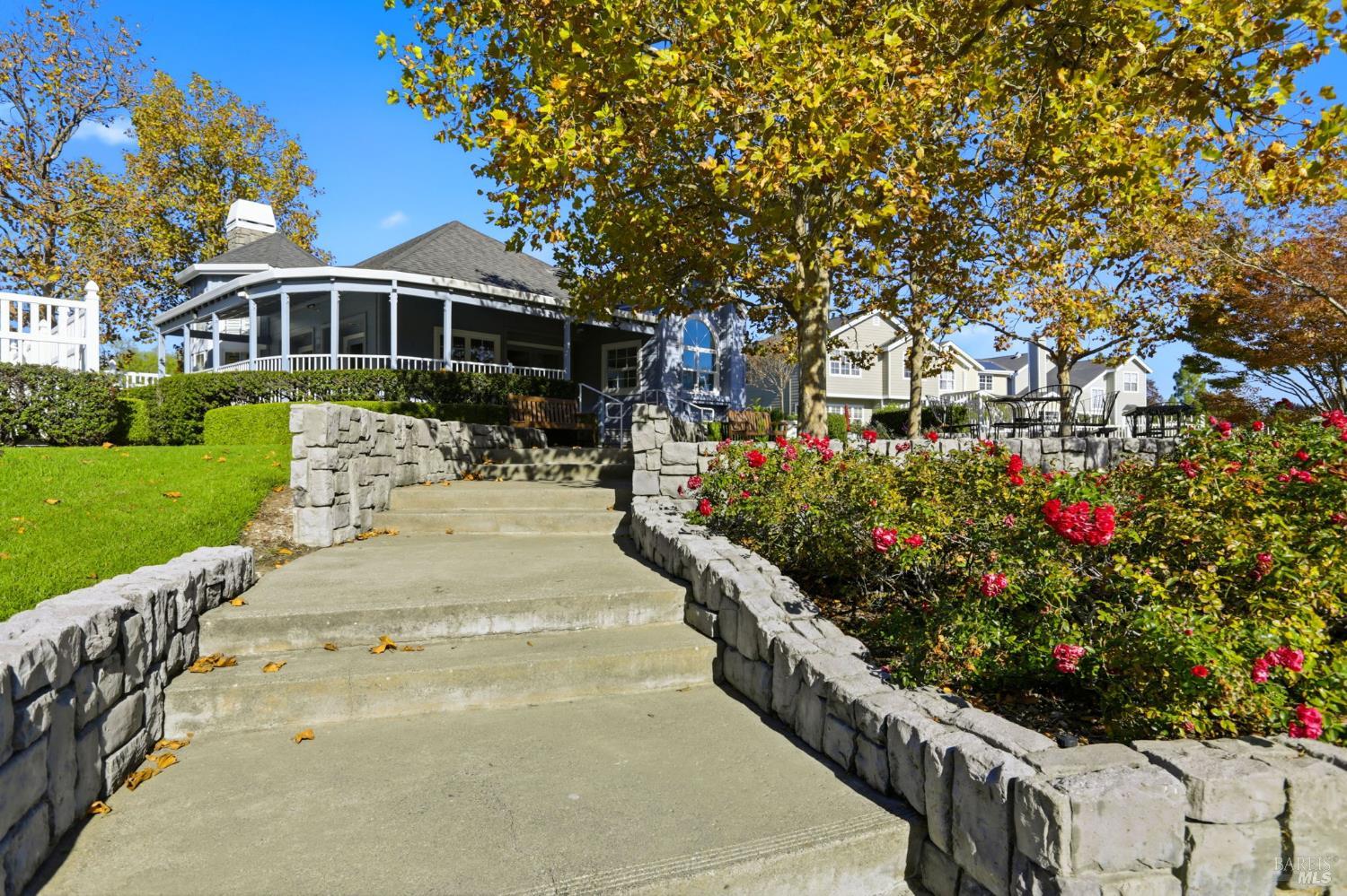 Detail Gallery Image 40 of 56 For 13 Waterside Cir, San Rafael,  CA 94903 - 3 Beds | 2/1 Baths