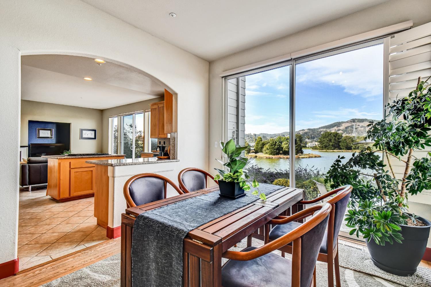 Detail Gallery Image 9 of 35 For Address Is Not Disclosed, San Rafael,  CA 94901 - 3 Beds | 2/1 Baths