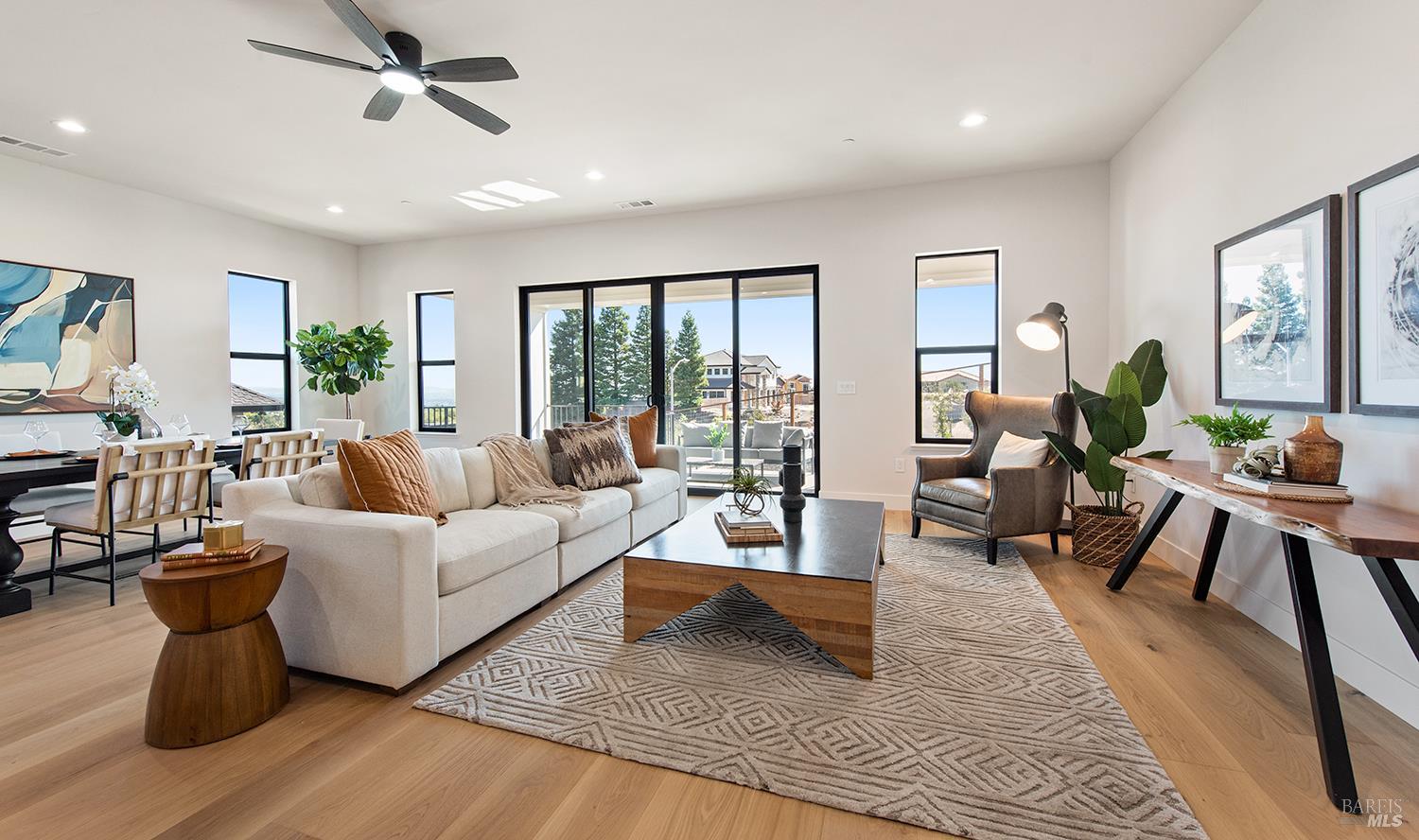 Detail Gallery Image 7 of 44 For 3763 Paxton Pl, Santa Rosa,  CA 95403 - 4 Beds | 4 Baths