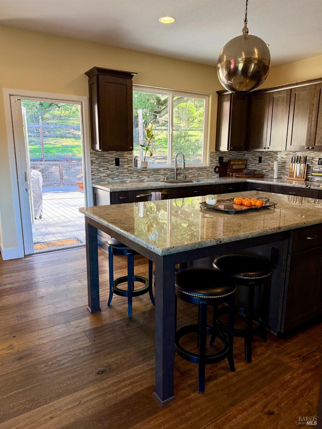 Detail Gallery Image 13 of 39 For 5240 Ne Hoyal Dr, Santa Rosa,  CA 95409 - 3 Beds | 2/1 Baths