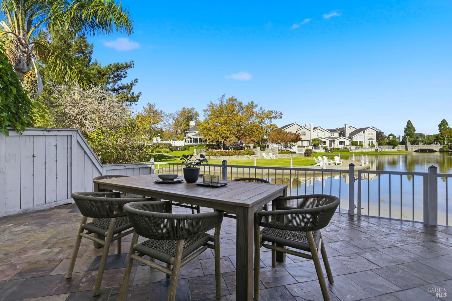 Detail Gallery Image 35 of 56 For 13 Waterside Cir, San Rafael,  CA 94903 - 3 Beds | 2/1 Baths