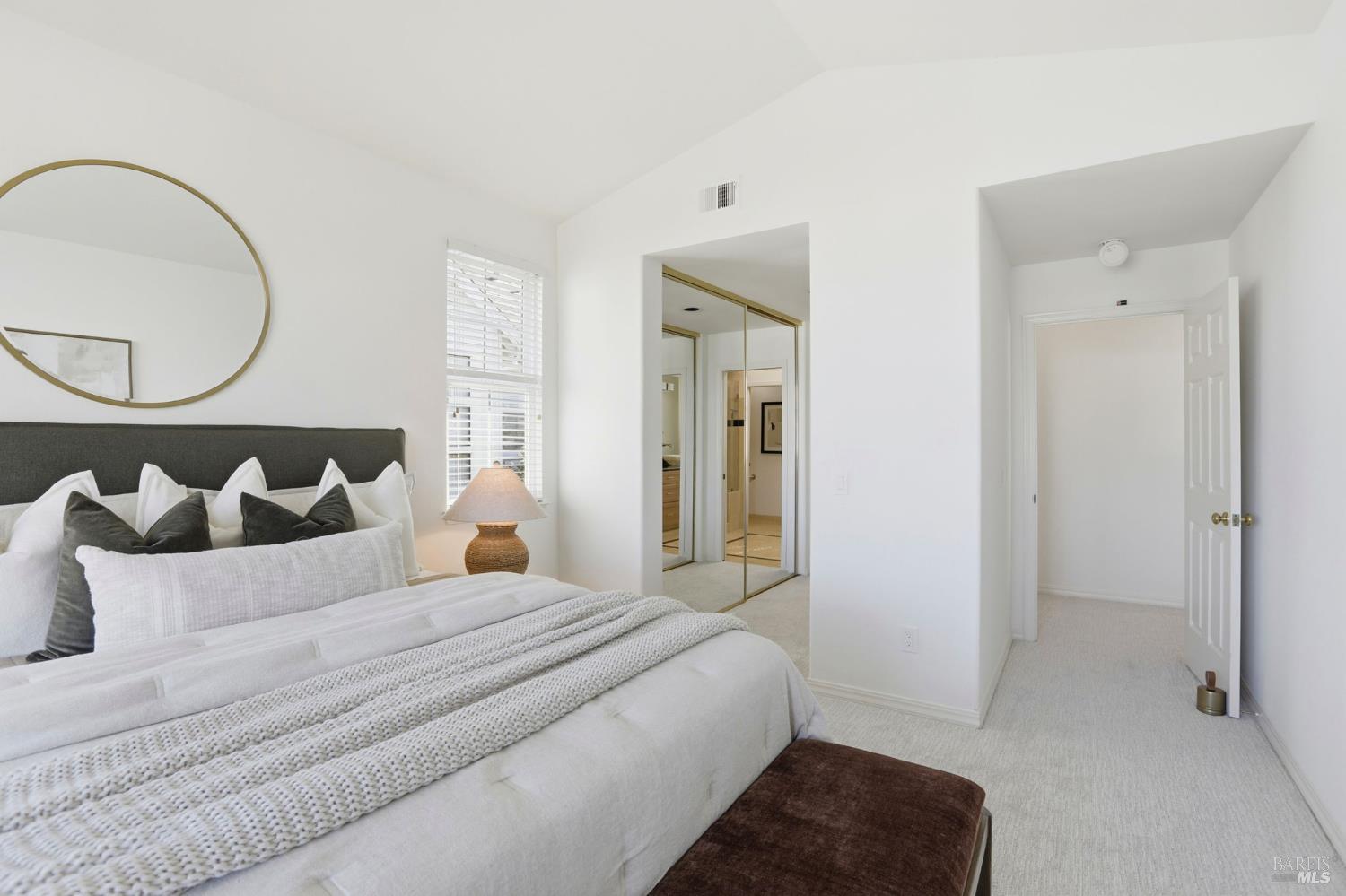 Detail Gallery Image 27 of 56 For 13 Waterside Cir, San Rafael,  CA 94903 - 3 Beds | 2/1 Baths