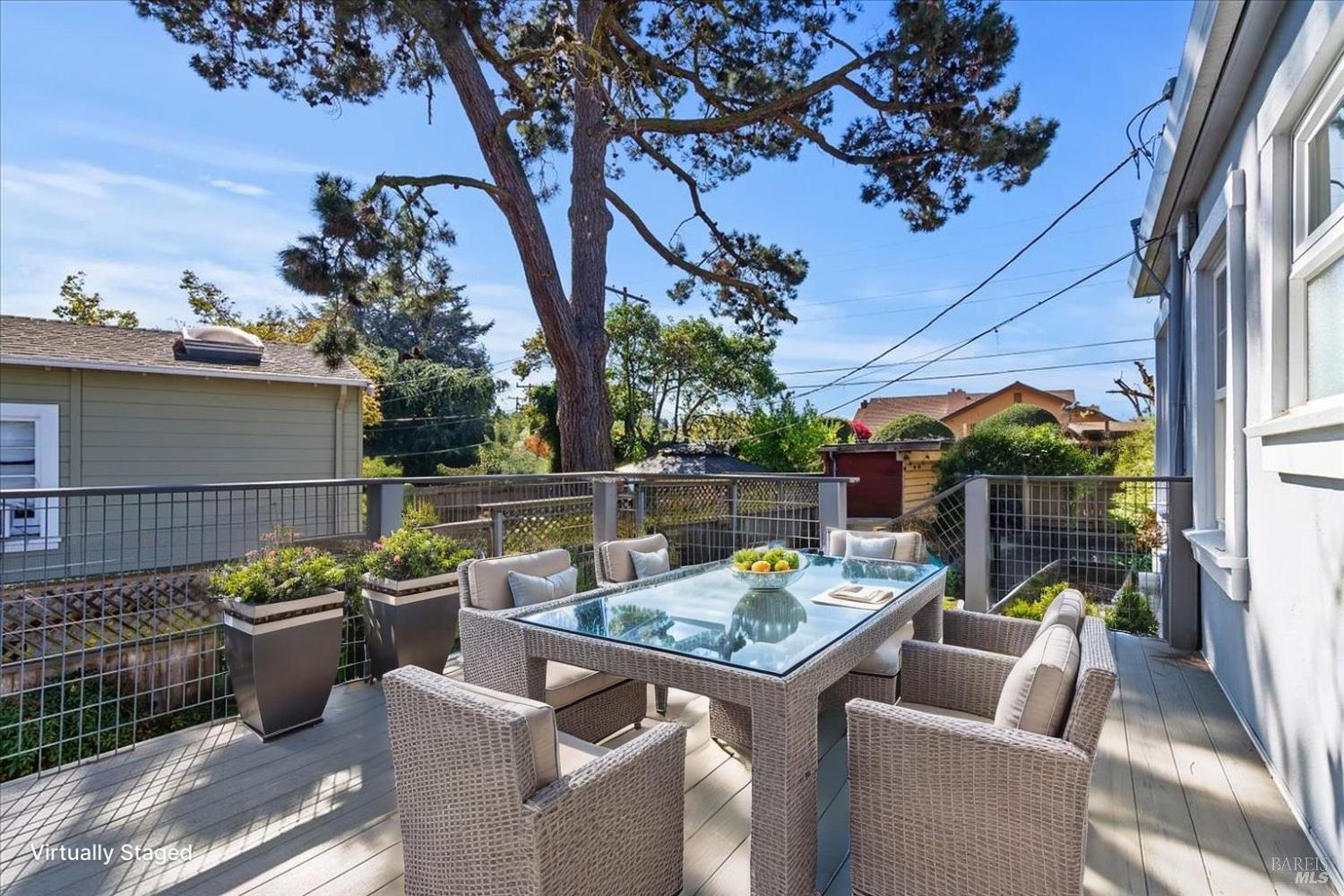 Detail Gallery Image 16 of 56 For 332 El Camino Real Unkn, Vallejo,  CA 94590 - 3 Beds | 2/1 Baths