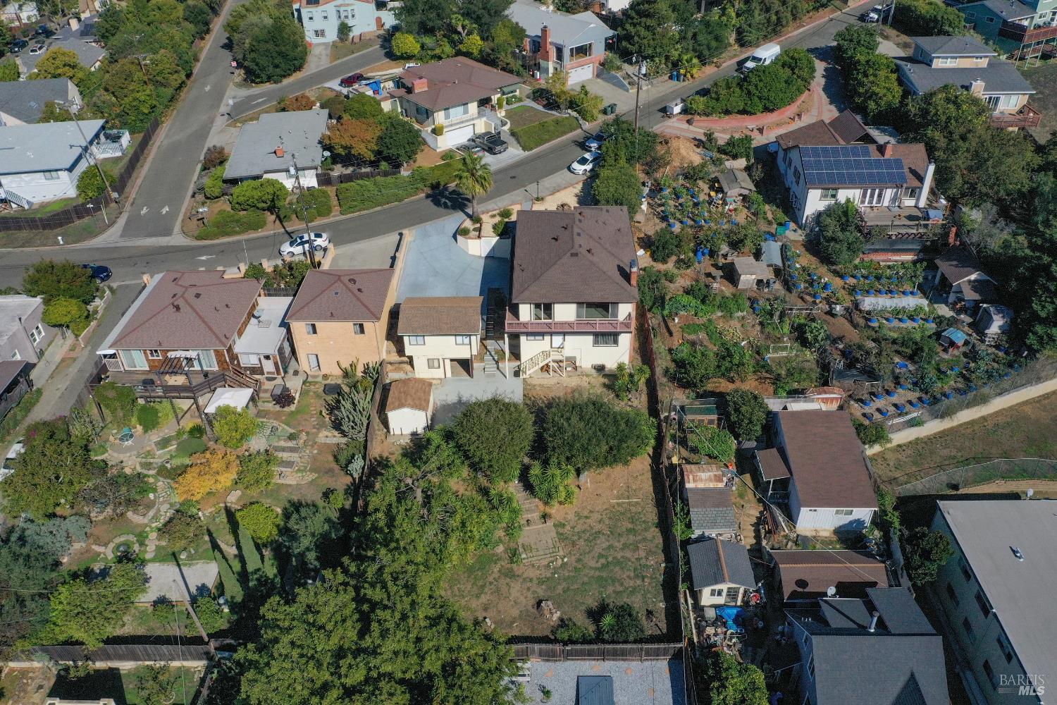 Detail Gallery Image 5 of 87 For 125 Acacia Way, Vallejo,  CA 94591 - 5 Beds | 2 Baths