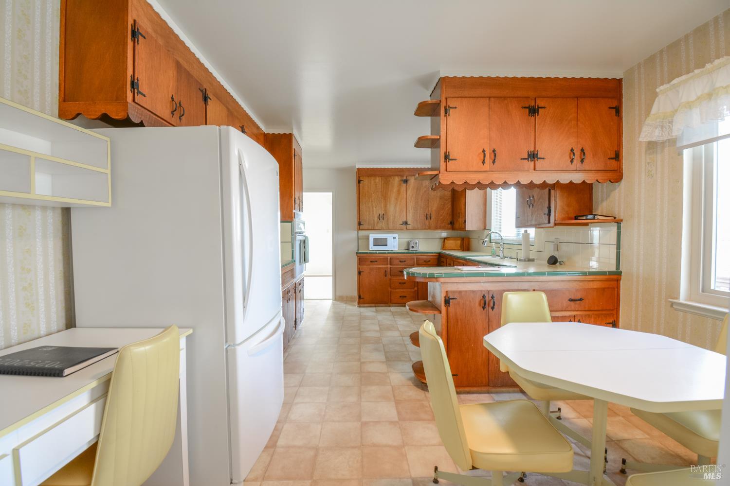 Detail Gallery Image 7 of 87 For 125 Acacia Way, Vallejo,  CA 94591 - 5 Beds | 2 Baths