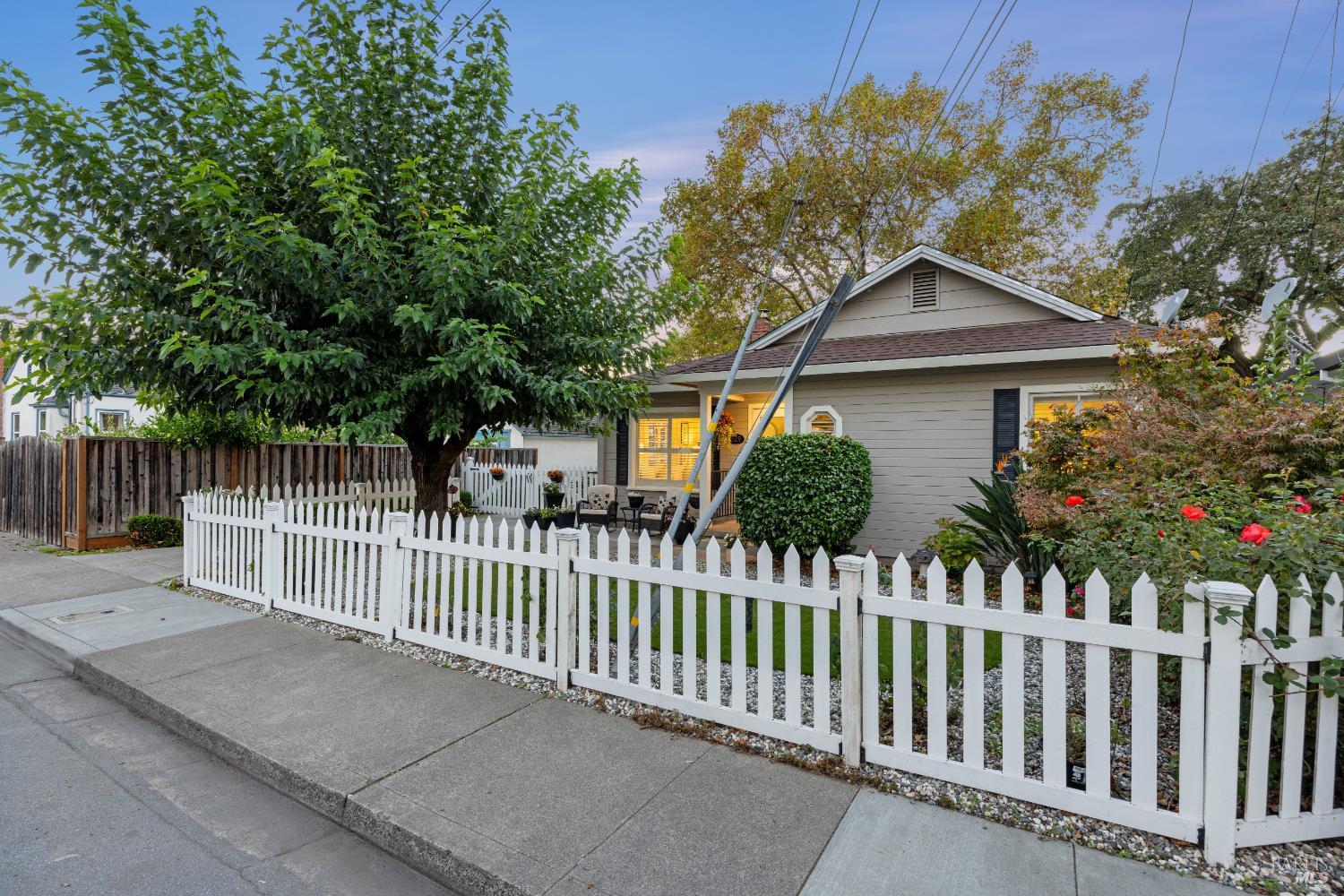 Detail Gallery Image 6 of 53 For 529 Macklyn Ave, Santa Rosa,  CA 95405 - 2 Beds | 1 Baths