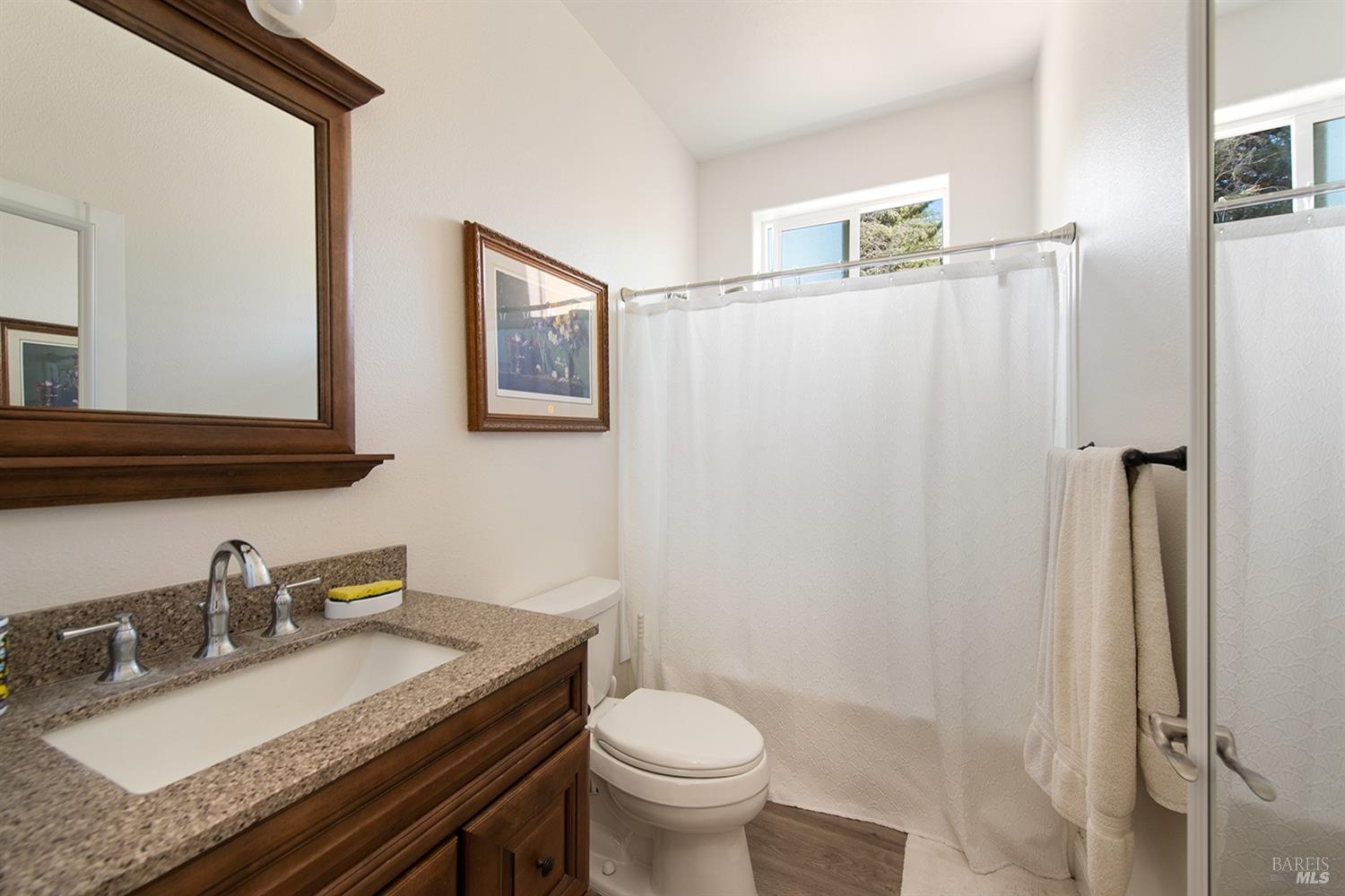 Detail Gallery Image 17 of 21 For 5026 Carriage Ln, Santa Rosa,  CA 95403 - 4 Beds | 3 Baths