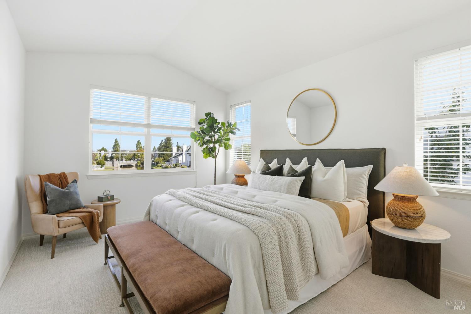 Detail Gallery Image 21 of 56 For 13 Waterside Cir, San Rafael,  CA 94903 - 3 Beds | 2/1 Baths
