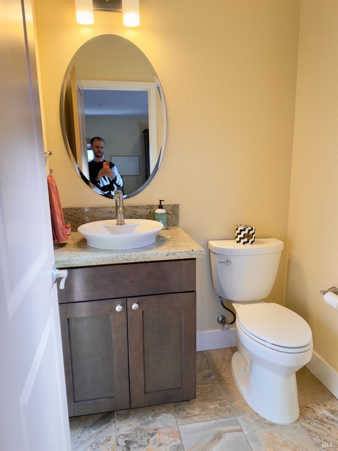 Detail Gallery Image 16 of 39 For 5240 Ne Hoyal Dr, Santa Rosa,  CA 95409 - 3 Beds | 2/1 Baths