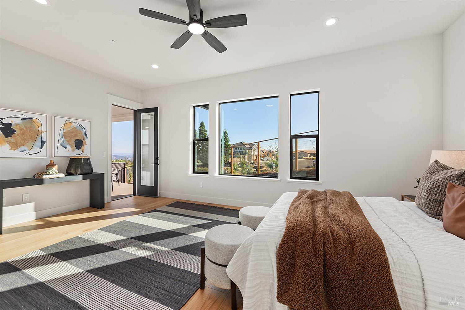 Detail Gallery Image 8 of 44 For 3763 Paxton Pl, Santa Rosa,  CA 95403 - 4 Beds | 4 Baths