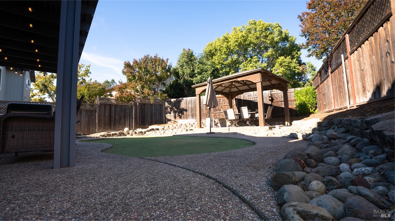 Detail Gallery Image 9 of 28 For 284 Flametree Cir, Windsor,  CA 95492 - 3 Beds | 2 Baths