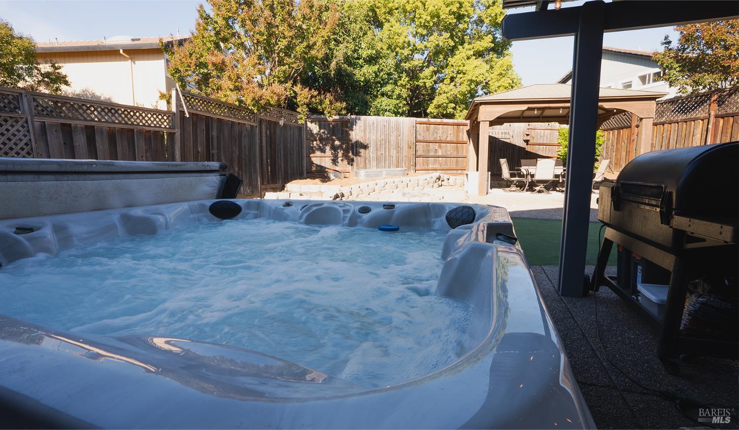 Detail Gallery Image 7 of 28 For 284 Flametree Cir, Windsor,  CA 95492 - 3 Beds | 2 Baths