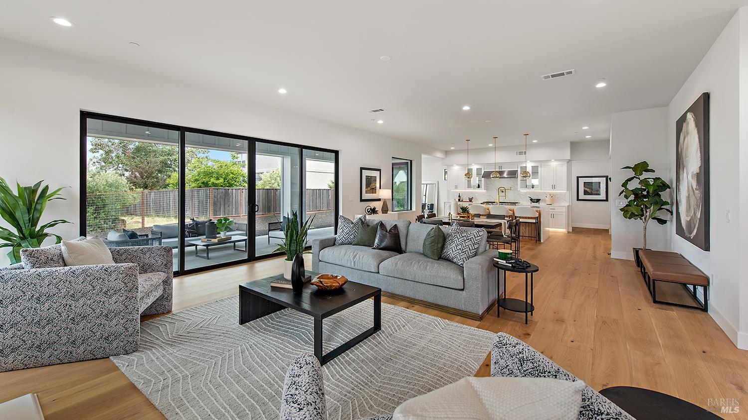 Detail Gallery Image 4 of 53 For 3749 Sawgrass Pl, Santa Rosa,  CA 95403 - 4 Beds | 4 Baths