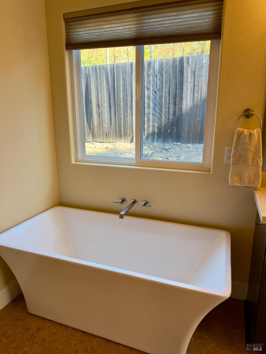 Detail Gallery Image 33 of 39 For 5240 Ne Hoyal Dr, Santa Rosa,  CA 95409 - 3 Beds | 2/1 Baths