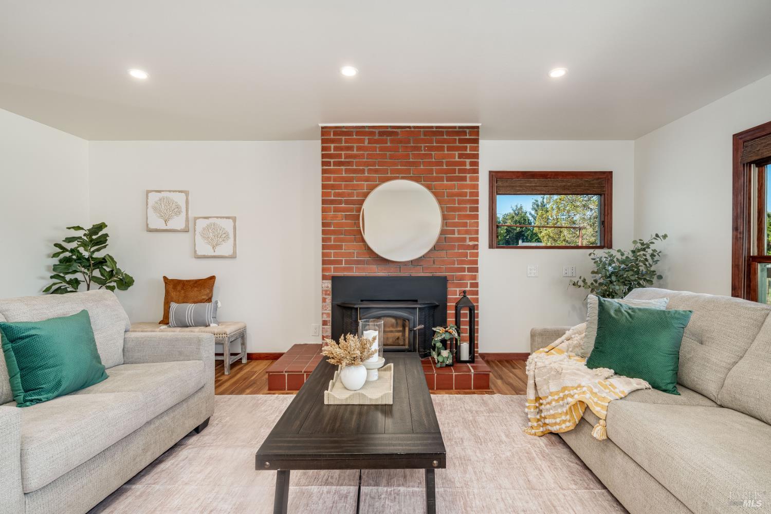 Detail Gallery Image 10 of 78 For 505 E Railroad Ave, Cotati,  CA 94931 - 4 Beds | 2 Baths