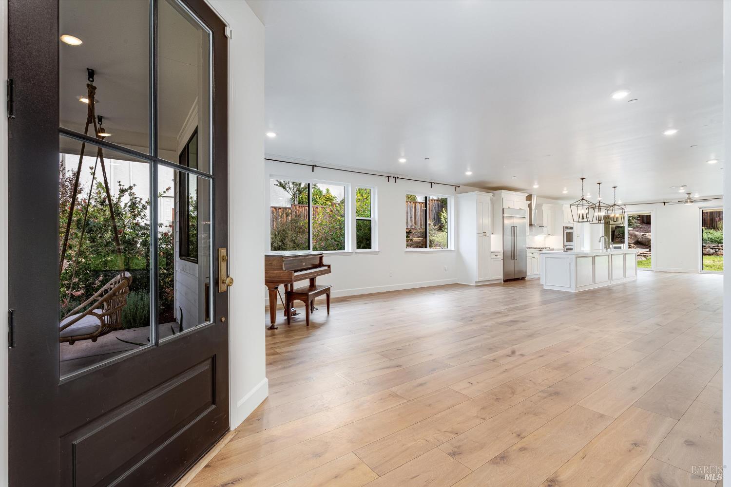 Detail Gallery Image 16 of 87 For 1980 Bent Tree Pl, Santa Rosa,  CA 95404 - 4 Beds | 3 Baths