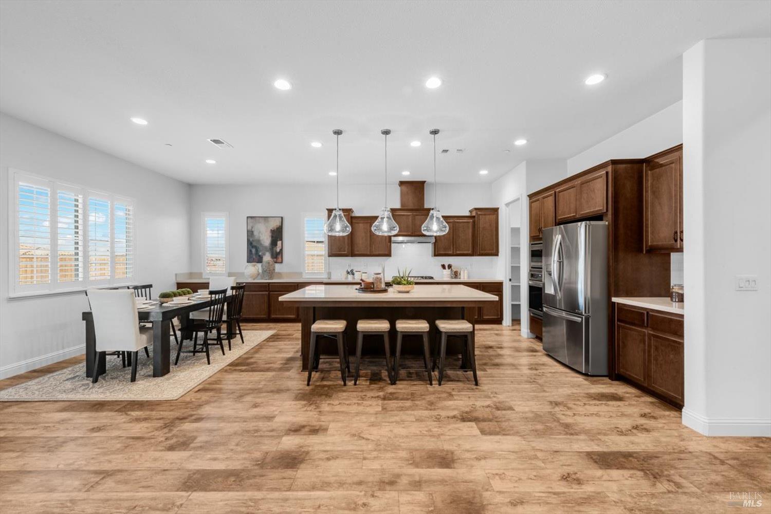 Detail Gallery Image 28 of 97 For 6012 Peacock Ct, Vacaville,  CA 95688 - 3 Beds | 3/1 Baths